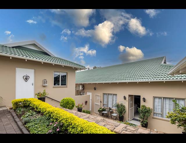 3 BEDROOM TOWNHOUSE FOR SALE IN SOMERSET PARK